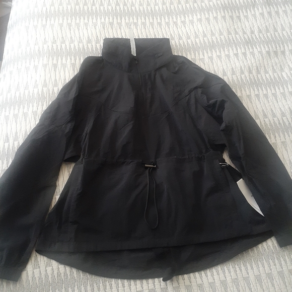 lululemon athletica Sweaters - Lululemon waterproof windbreaker
